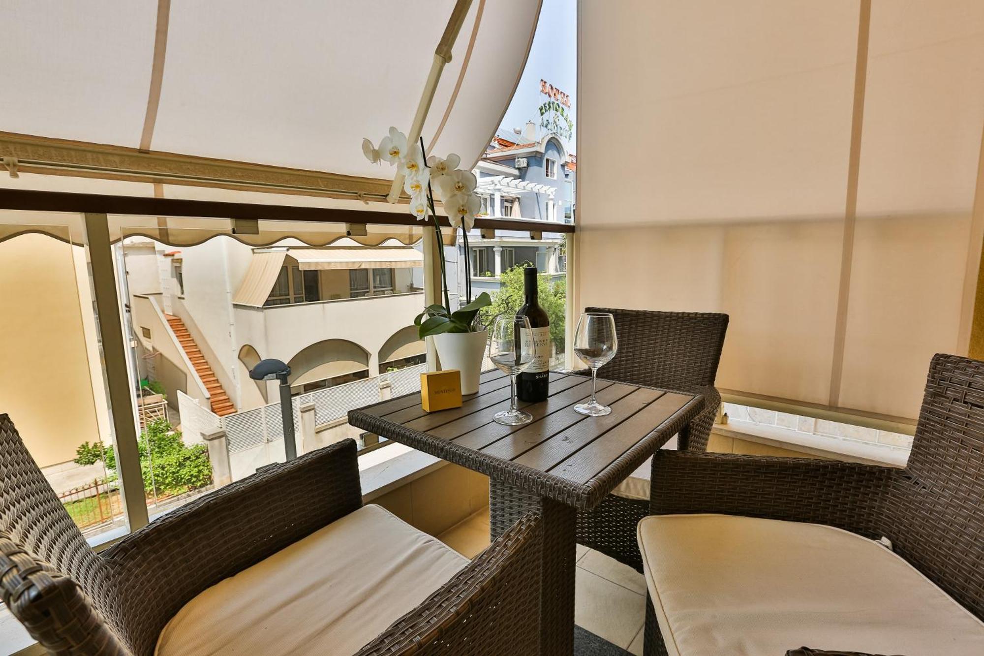 Montesun Boka Apartments Budva Ngoại thất bức ảnh