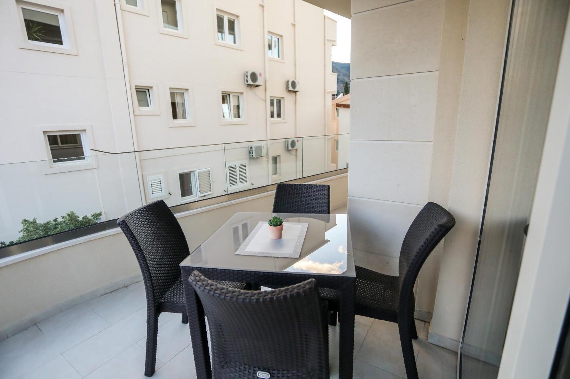 Montesun Boka Apartments Budva Phòng bức ảnh